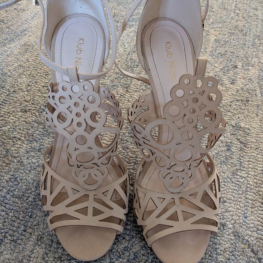 Klub Nico Women's Laser-Cut Nude Dress Heels